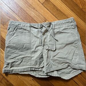 Vintage Abercrombie & Fitch khaki shorts- M